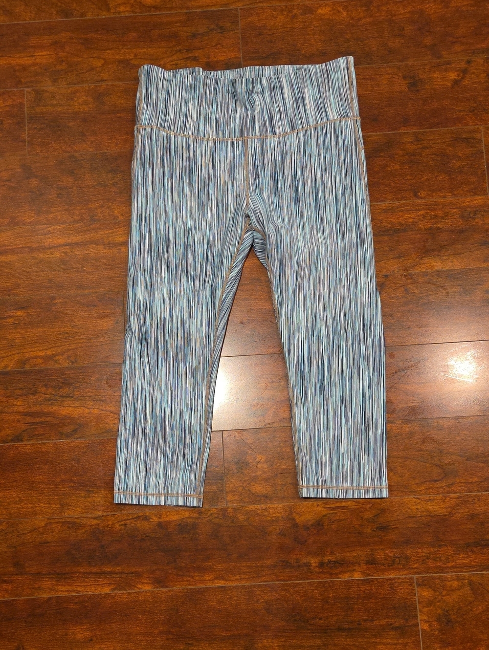 GAP Women's Blue Space-Dye Capri Leggings